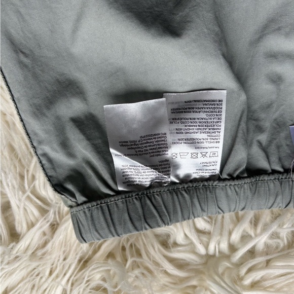 DIVIDED - Picture 8 of 10